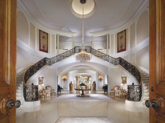 Image: Handout photo of mansion owned by late TV producer Aaron Spelling in the Holmby Hills neighborhood of Los Angeles
